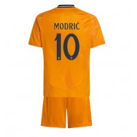 Dětský fotbalový dres Real Madrid Luka Modric #10 2024-25 Venkovní Krátký Rukáv (+ trenýrky)